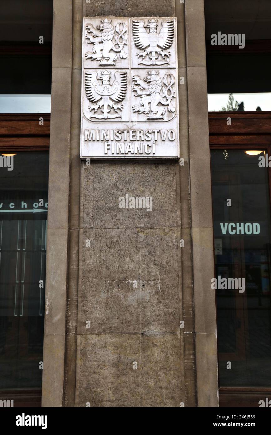 PRAGA, REPUBBLICA CECA - 5 MAGGIO 2024: Ministero delle Finanze a Praga, Repubblica Ceca. Nome ceco: Ministerstvo financi. Foto Stock
