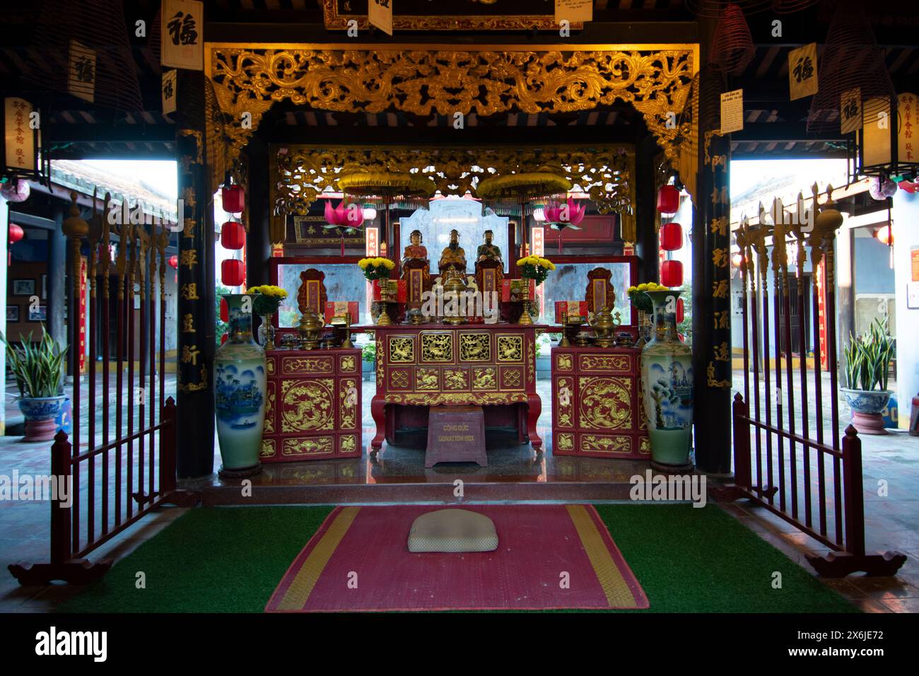 Il Minhuong è una comunità cinese che ha ottenuto la cittadinanza vietnamita per adorare gli antenati eroici. Foto Stock