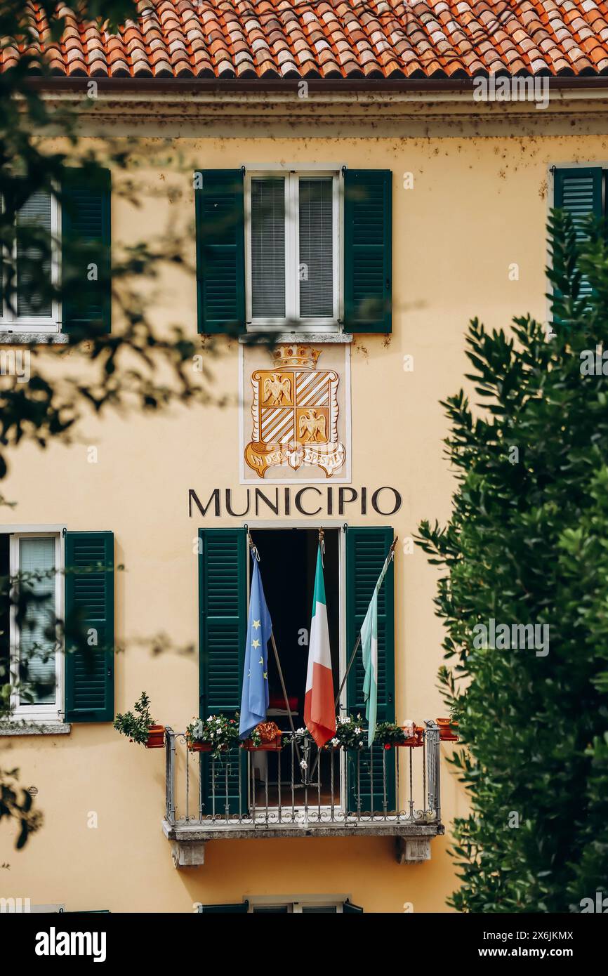 Edificio municipale nel villaggio di Bellagio sul Lago di Como Foto Stock