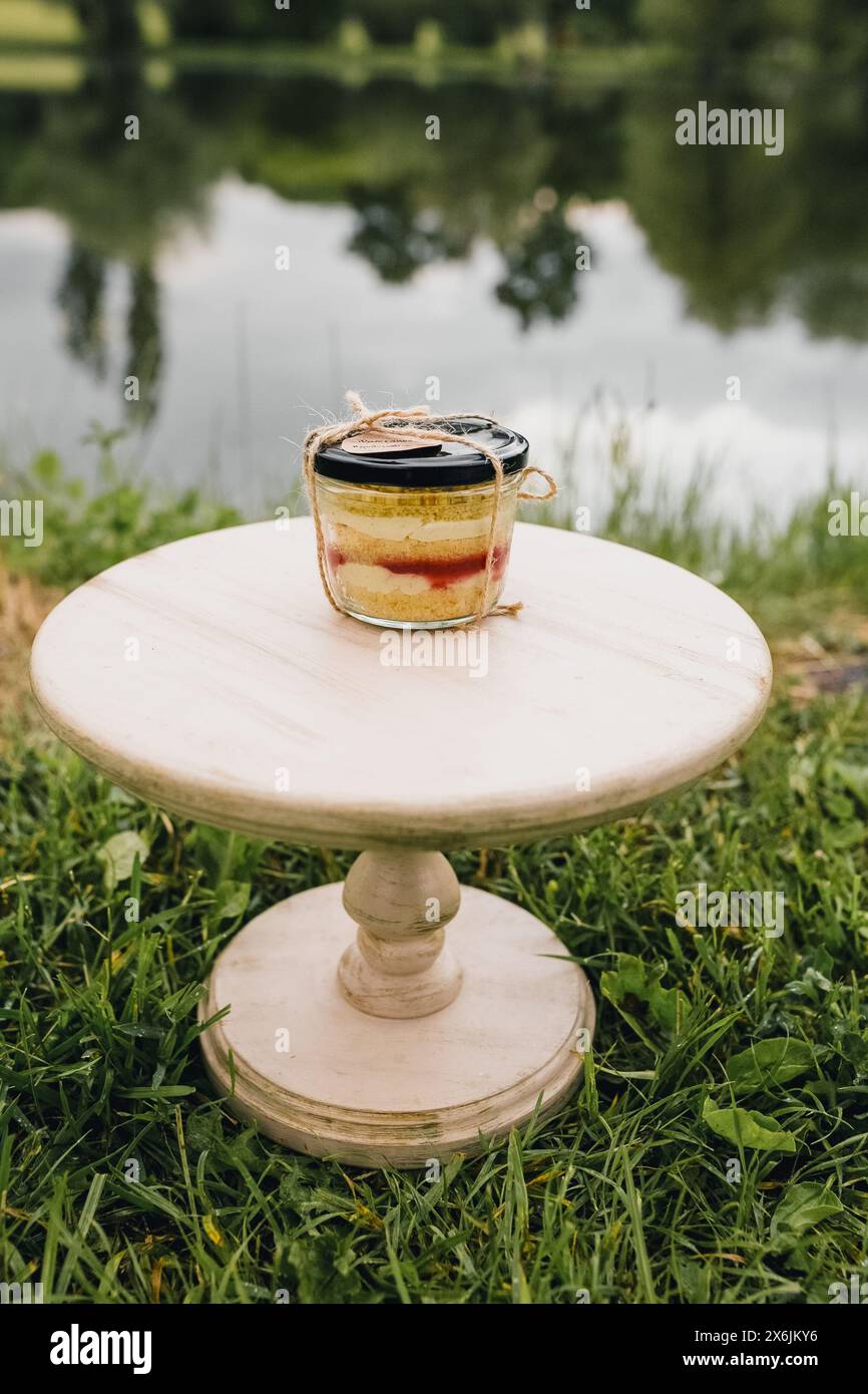 Eleganza e semplicità nel parco Foto Stock