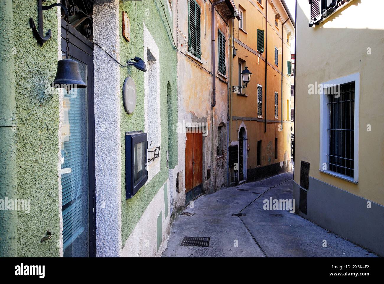 Vicolo nel centro di massa, massa-Carrara, Toscana, Italia Foto Stock