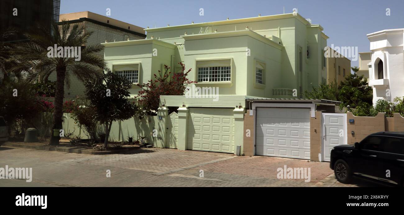 Omani Villa sulla strada per l'Aeroporto Internazionale di Muscat Oman Foto Stock
