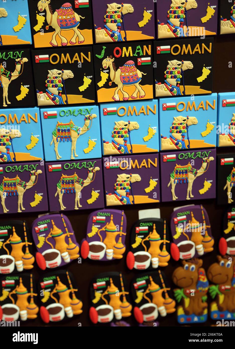 Magneti Oman in vendita presso l'aeroporto internazionale di Muscat, Oman Foto Stock