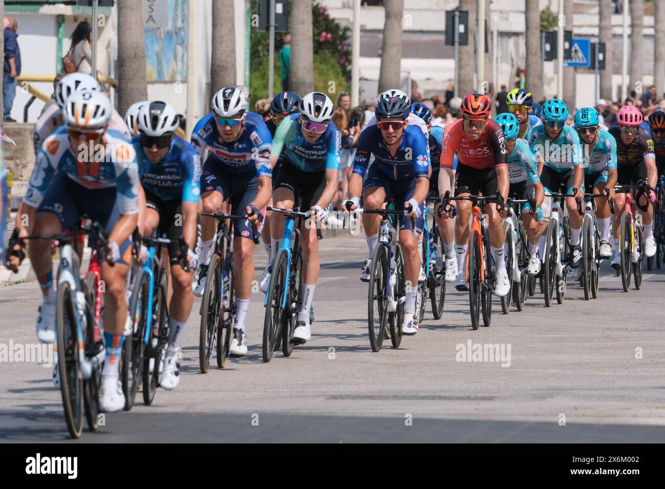 Termoli, Italia. 15 maggio 2024. Tobias Svendsen Foss dell'INEOS Granatieri gareggia nell'undicesima tappa del 107° giro d'Italia 2024 - transito per Termoli. (Foto di Davide di Lalla/SOPA Images/Sipa USA) credito: SIPA USA/Alamy Live News Foto Stock