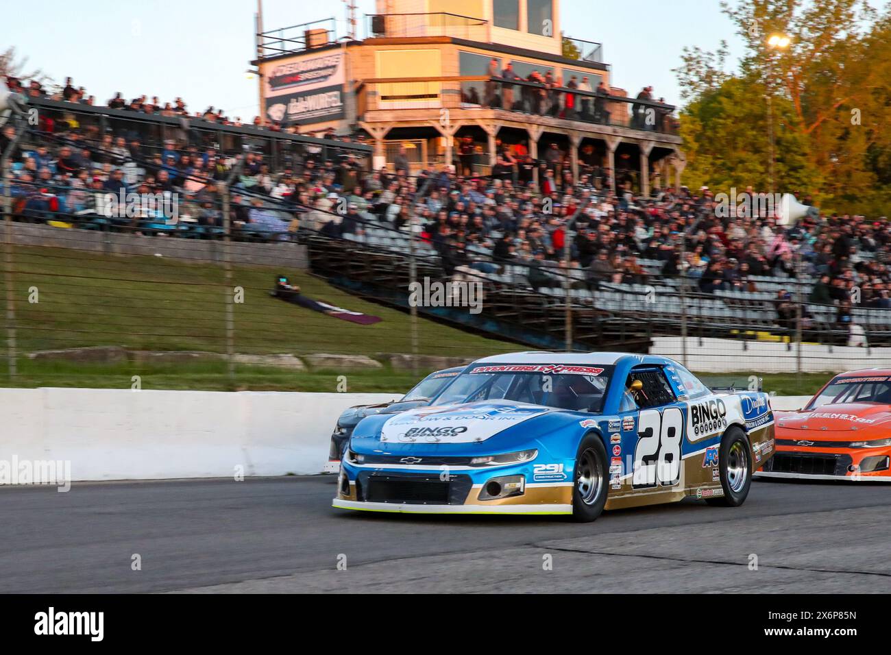 Delaware, Canada. 10 maggio 2024, il Delaware Speedway apre le porte per la 72a stagione. Ryan Dyson (28) di London Ontari Foto Stock