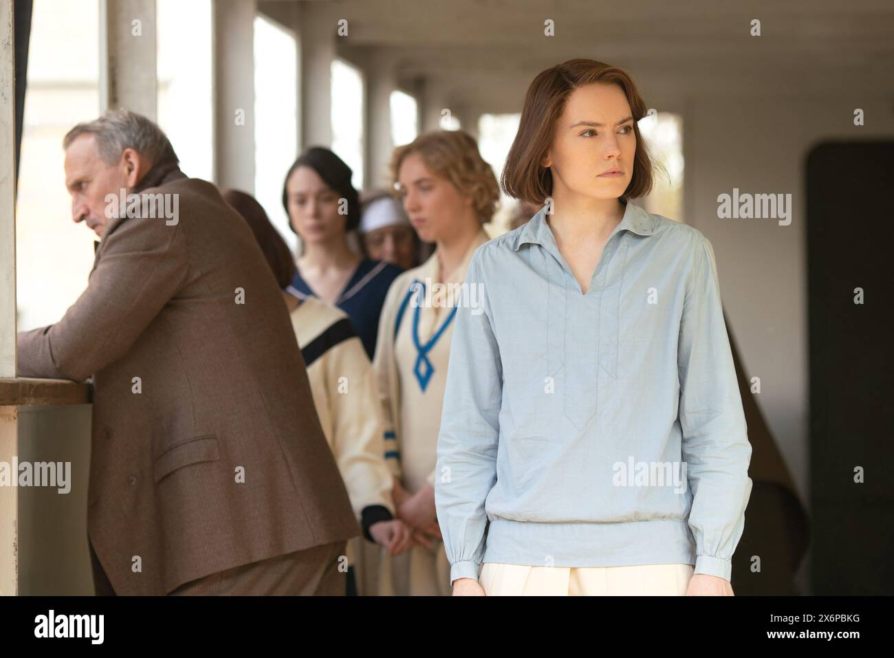 Giovane donna e Sea Daisy Ridley Foto Stock