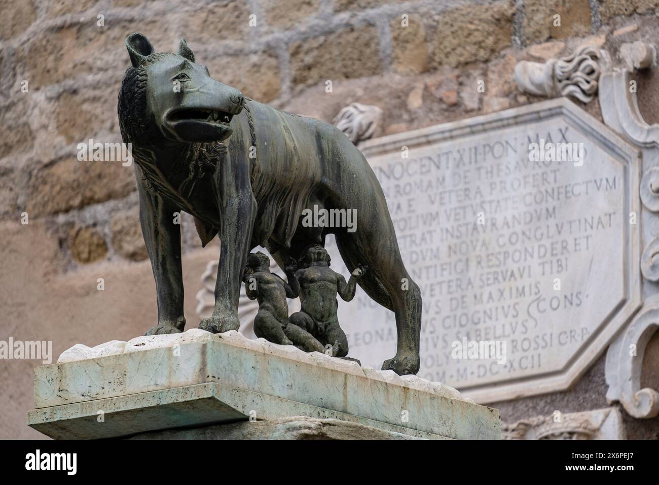 Luperca, la lupa che secondo la mitologia romana ha dato da fare a Romolo e Remo, fondatori di Roma, Roma, Lazio, Italia. Foto Stock