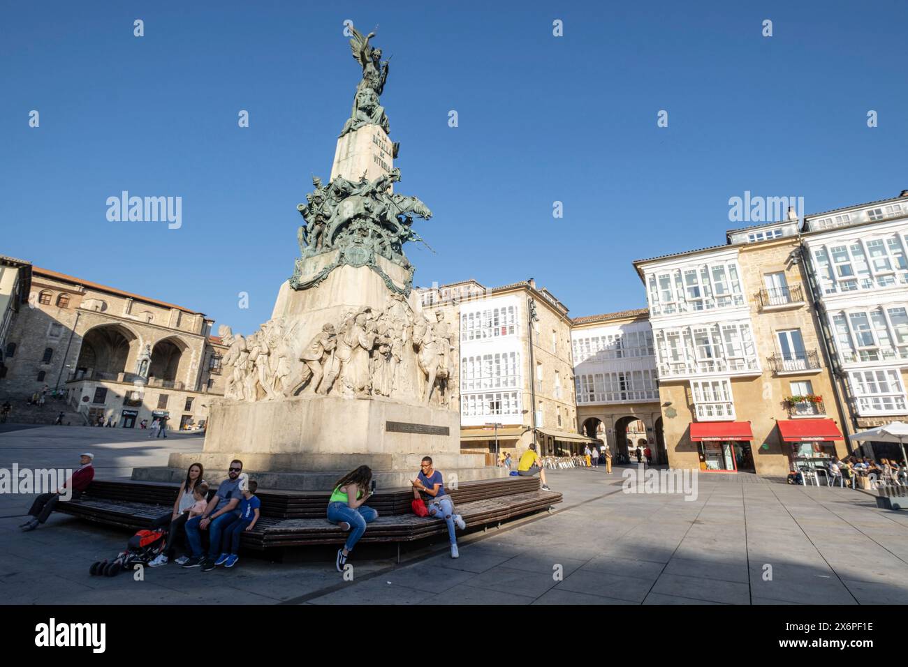Monumento commemorativo della battaglia di Vitoria, Plaza de la Virgen Blanca, Vitoria, Álava, comunità autonoma dei Paesi Baschi, Spagna. Foto Stock