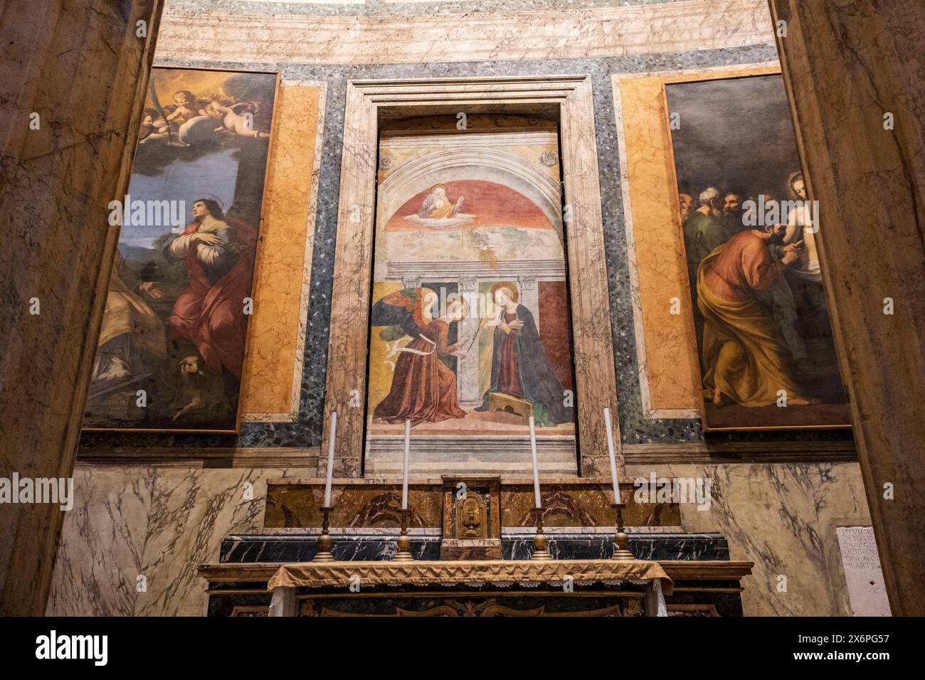 cappella dell'Annunciazione, XVI secolo, Melozzo da Forli, Pantheon d'Agrippa, 126 a.C. Roma, Lazio, Italia. Foto Stock