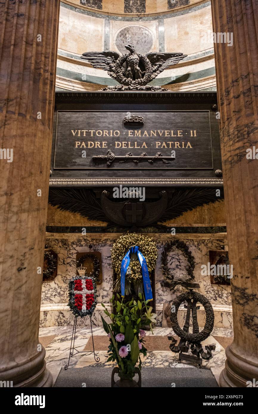 Tomba di Vittorio Emanuele II, Pantheon di Agrippa, 126 a.C. Roma, Lazio, Italia. Foto Stock
