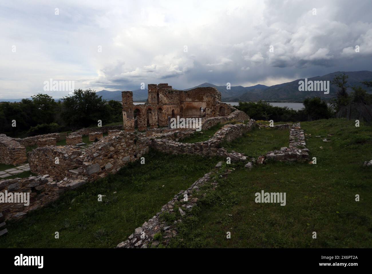 Basilica Byazntine sull isola di Agios Achilios , piccolo lago Prespa, Macedonia, Grecia Foto Stock