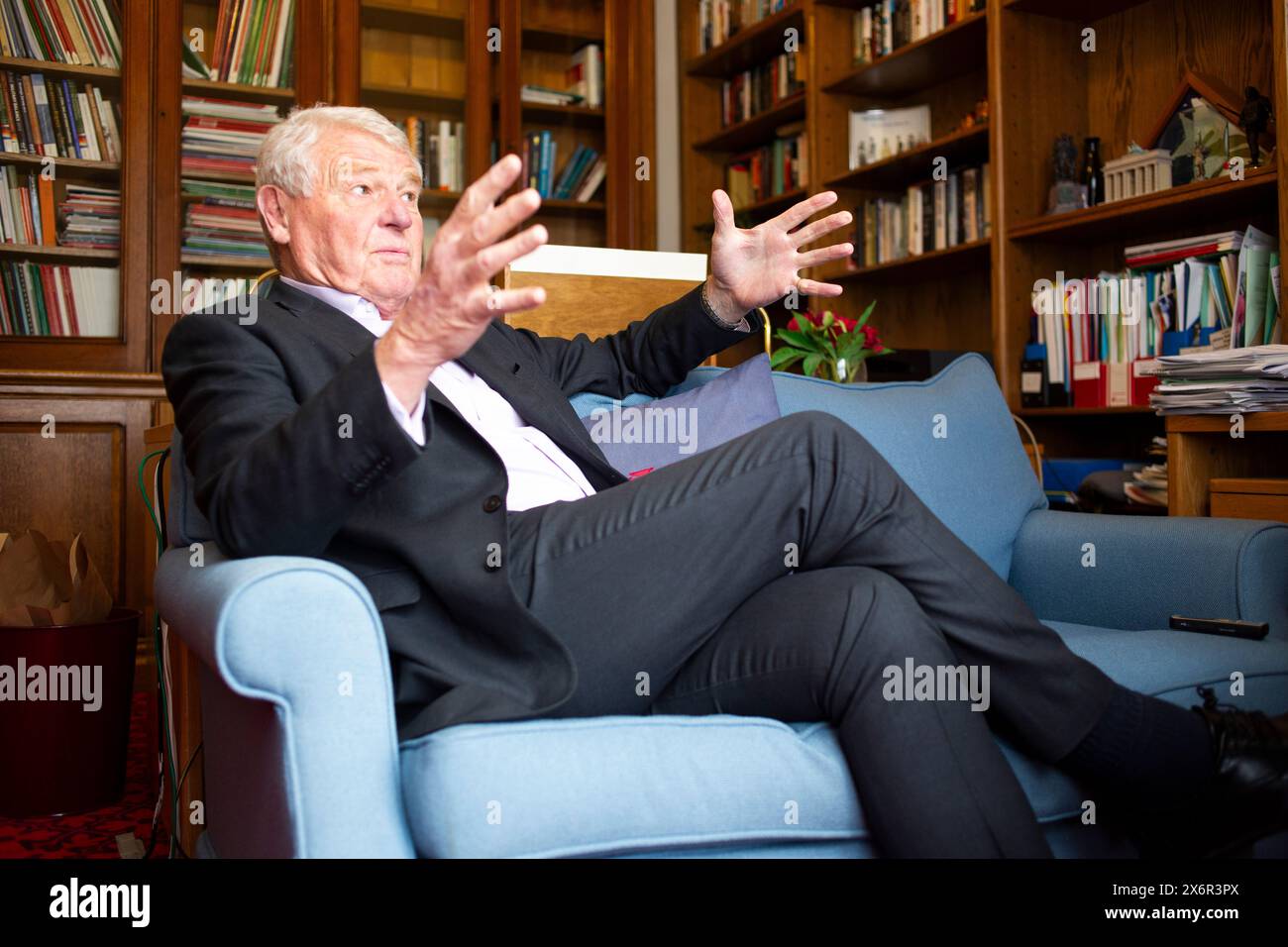 Il deputato Paddy Ashdown ha fotografato nel suo ufficio della camera dei lord 2015 Foto Stock