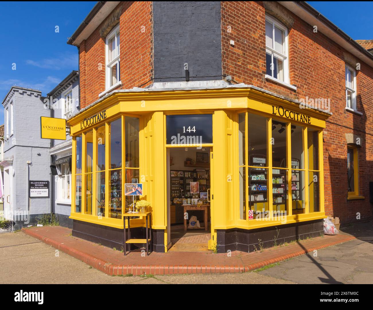 Aldeburgh, Suffolk, Regno Unito. Vista del negozio l'Occitane EN Provence in Aldeburgh High Street. Foto Stock