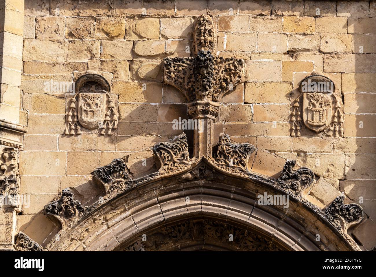 chiesa di San Nicolás de Bari, rilievo sulla porta, gotico andaluso, Úbeda, provincia di Jaén, Andalusia, Spagna. Foto Stock