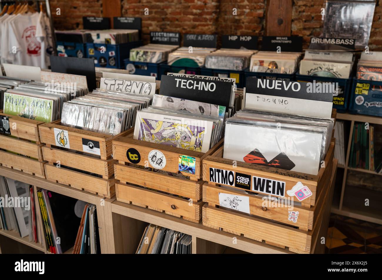 Reccled Music Center & Friperie, negozio di dischi di seconda mano specializzato in vinili di generi eclettici e classici, Madrid, Spagna Foto Stock