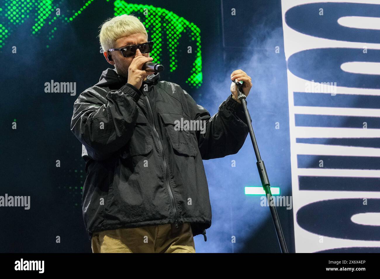 Concerto di musica del cantante italiano - Gazzelle - 16.05.24 - Arena di Verona i cantautori italiani Gazzelle, pseudonimo di Flavio Bruno Pardini, sul palco dell'Arena di Verona per la sua speciale esibizione dal vivo 16.05.24 - Arena di Verona il 16 maggio 2024 a Verona, Italia. Verona Arena di Verona Italia Copyright: XRobertoxTommasinix/xLiveMediax LPM 1355201 Foto Stock