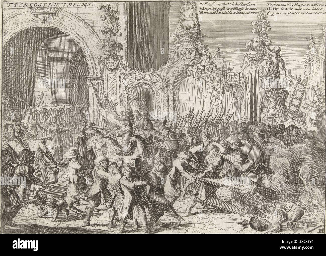 La partenza dei francesi da Utrecht nel novembre 1673, 't Verloste Uytrecht (titolo sull'oggetto), serie di cinque stampe sugli eventi accaduti a Utrecht nel periodo 1672-74 (ristampa di Schoonebeek) (titolo della serie), Uytrechts cambia gli eventi degli anni 1672, 73 e 74 (titolo della serie sull'oggetto), la partenza dei francesi da Utrecht il 23 novembre 1673. In primo piano tutti gli attributi cattolici che sono stati rimossi dalla cattedrale sono bruciati. A sinistra, le donne con scopa e spazzoloni entrano nella chiesa per pulirla di nuovo. Sullo sfondo, archi trionfali per il Principe Foto Stock