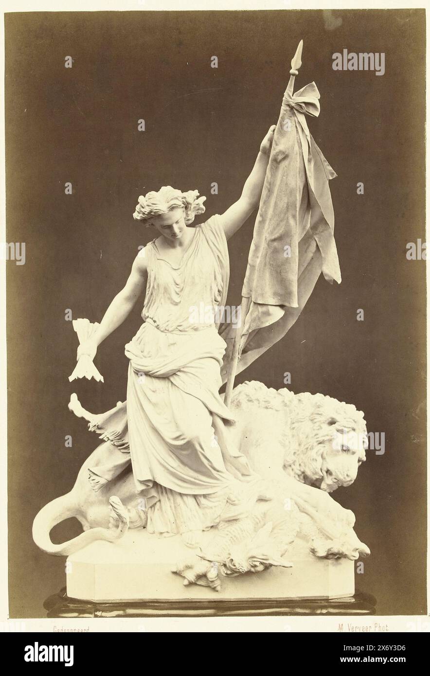 Frammento del disegno per il Monumento Nazionale, frammento del premiato modello del monumento Eben-Haezer (titolo sull'oggetto), frammento del premiato progetto per il Monumento Nazionale 1813-1863 [motto Eben-Haezer] a l'Aia, di J .pH. Koelman e W.C. van der Waeyen Pieterse, Photography, Maurits Verveer, (firmato dall'artista), editore: Maurits Verveer, (firmato dall'artista), l'Aia, 1864, carta, stampa albume, altezza, 265 mm x larghezza, 163 mm, altezza, 447 mm x larghezza, 320 mm Foto Stock