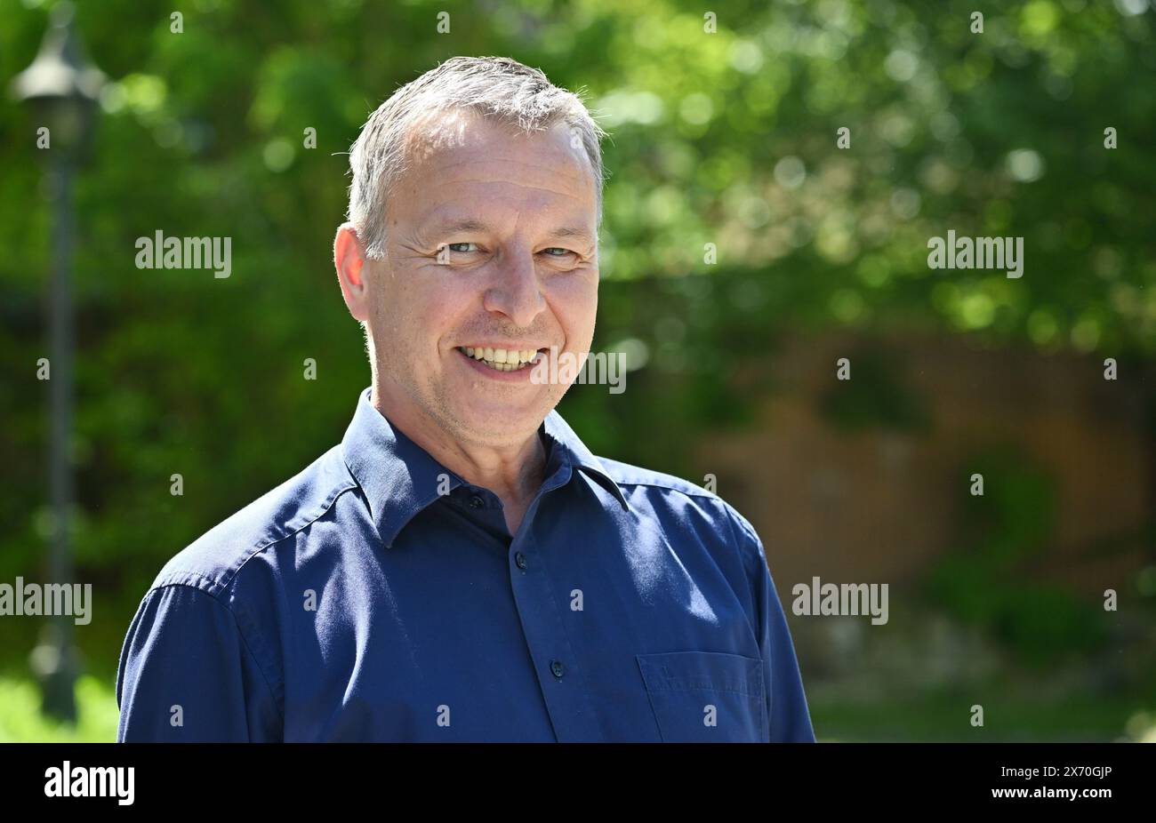 Blankenhain, Germania. 15 maggio 2024. Jens Kramer (CDU), sindaco di Blankenhain, è in carica dal 1918. Due migliori squadre soggiorneranno presso lo 'Spa & Golf Resort Weimarer Land' a Blankenhain prima e durante il Campionato europeo di calcio. Il 26 maggio, la squadra della DFB trascorrerà un campo di allenamento di cinque giorni nel lussuoso hotel di golf prima che i co-favoriti dell'Inghilterra si spostino nei loro quarti del Campionato europeo il 10 giugno. Crediti: Martin Schutt/dpa/Alamy Live News Foto Stock