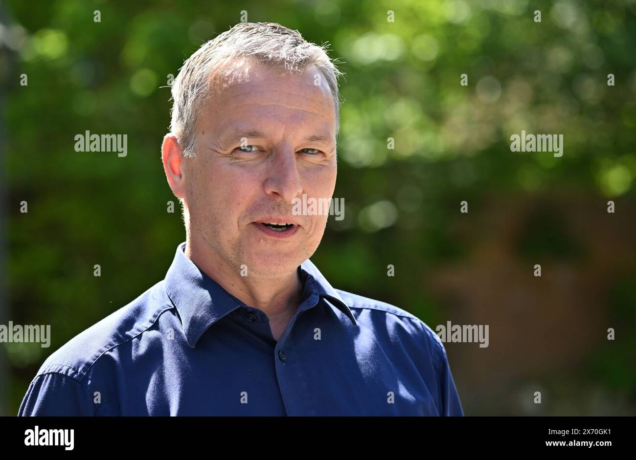 Blankenhain, Germania. 15 maggio 2024. Jens Kramer (CDU), sindaco di Blankenhain, è in carica dal 1918. Due migliori squadre soggiorneranno presso lo 'Spa & Golf Resort Weimarer Land' a Blankenhain prima e durante il Campionato europeo di calcio. Il 26 maggio, la squadra della DFB trascorrerà un campo di allenamento di cinque giorni nel lussuoso hotel di golf prima che i co-favoriti dell'Inghilterra si spostino nei loro quarti del Campionato europeo il 10 giugno. Crediti: Martin Schutt/dpa/Alamy Live News Foto Stock