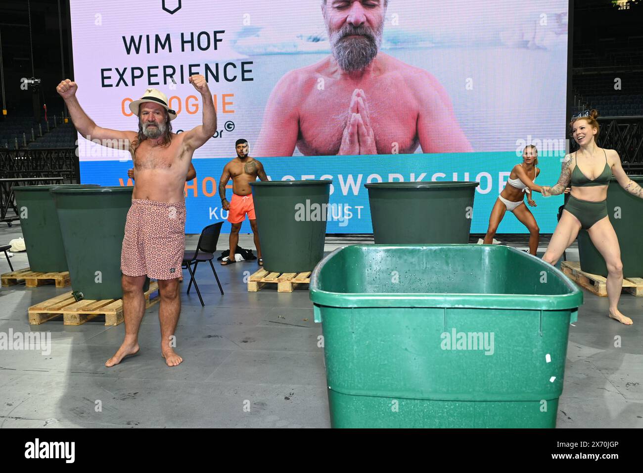 Colonia, Germania. 16 maggio 2024. L'atleta estremo e allenatore motivazionale Wim Hof, noto anche come l'uomo d'ghiaccio, alla conferenza stampa per il workshop di un giorno sul ghiaccio, il metodo Wim Hof, che si svolgerà il 3 agosto 2024 nella LanxessArena. Crediti: Horst Galuschka/dpa/Alamy Live News Foto Stock