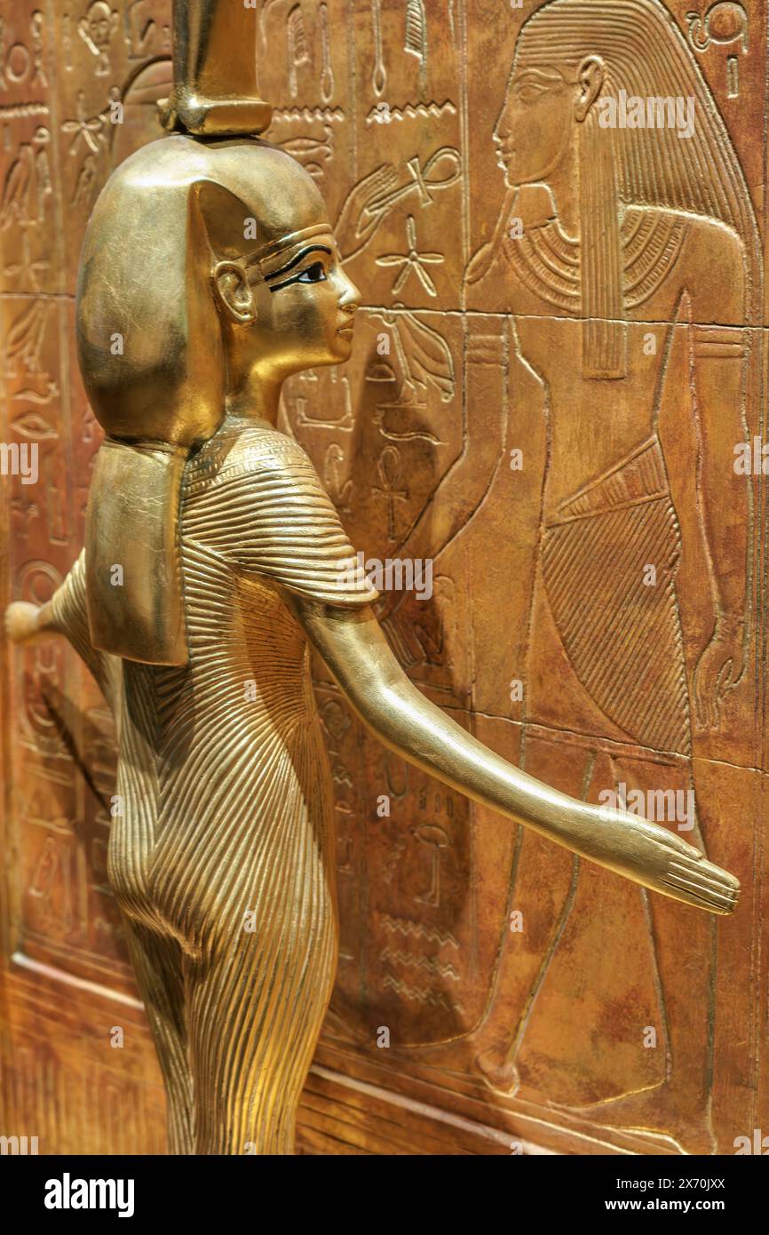 Dea Neith al santuario canopico di Tutankhamon. Foto Stock