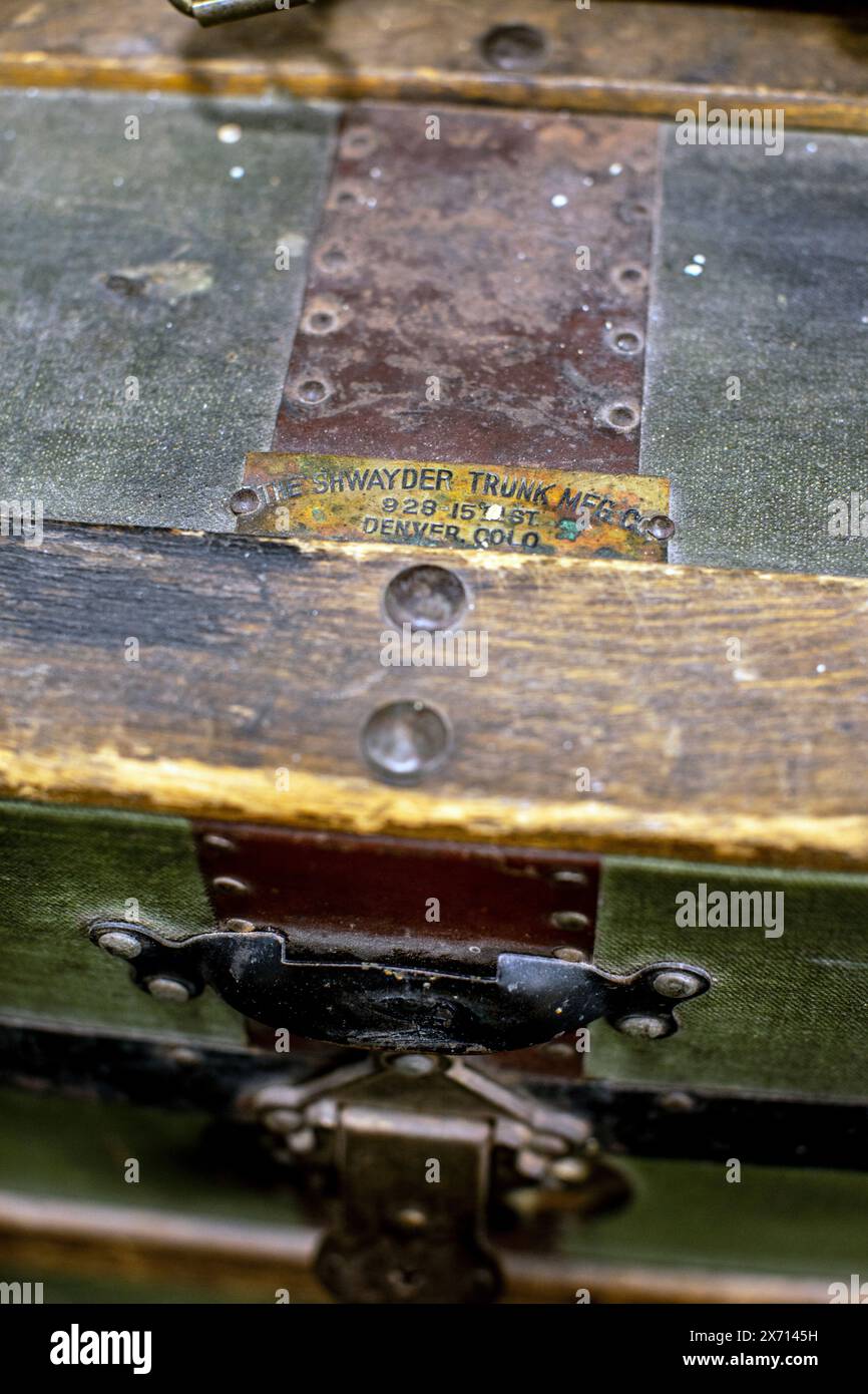 Dettaglio ravvicinato di una valigia vintage Foto Stock