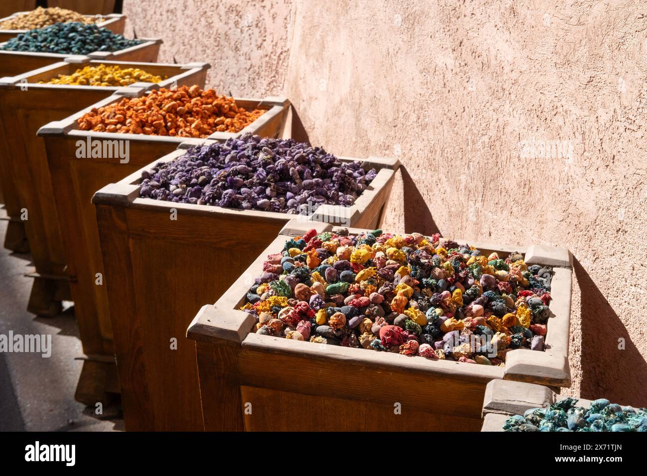 Spezie orientali marocchine, calore cultura marocchina, sfumature orientali tradizionali, patrimonio culinario del Nord Africa, suk Marrakech Foto Stock