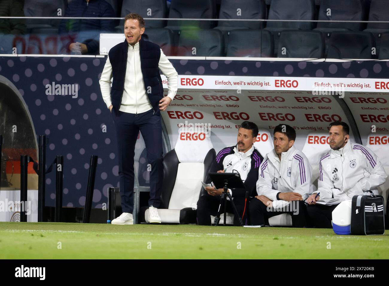 Deutsche Bank Park, Francoforte sul meno, Deutschland Fussball, calcio, Männer, uomini Länderspiel, partita amichevole Deutschland - Niederlande 2:1 26.03.2024 allenatore Julian NAGELSMANN (GER) mit dem Betreuerteam Sandro WAGNER (GER) , Benjamin Glück und Mads Buttgereit v.li..n.re.- foto: Norbert Schmidt, Duesseldorf Foto Stock