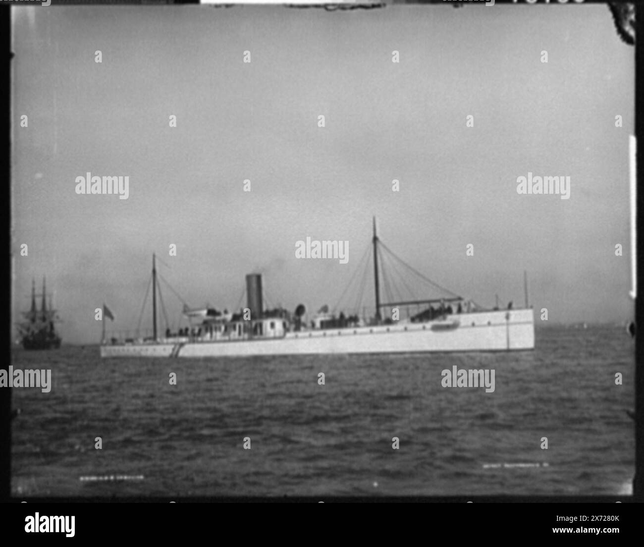 U.S.S. Vesuvius, Starboard view at Anchor., 'Detroit Photographic Co.' on negative., Detroit Publishing Co. N. 015130., Gift; State Historical Society of Colorado; 1949, Vesuvio (Cruiser) , Cruisers (Warships), American. Foto Stock