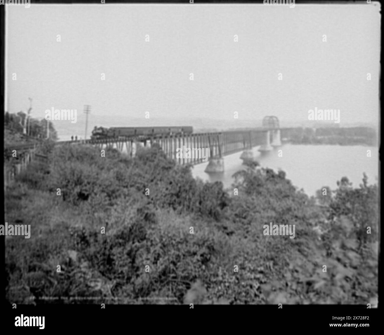 Attraversa Susquehanna, Phila. Div., Jacket title: Bridge over the Susquehanna River, West end, Pennsylvania., 'Jackson, Denver, foto", "221" e "1871" su negativo., commissionato da Baltimore & Ohio Railroad., Detroit Publishing Co. n. 01871., Gift; State Historical Society of Colorado; 1949, Rivers. , Ferrovie. , Ponti ferroviari. , Stati Uniti, Pennsylvania. , Stati Uniti, Susquehanna River. Foto Stock