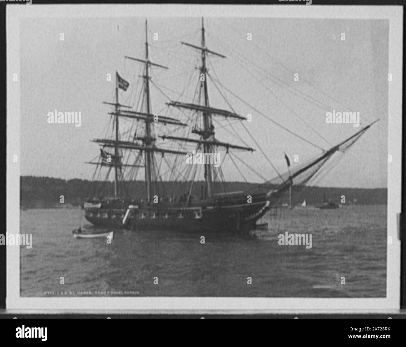 U.S.S. St. Mary's, Dewey Naval Parade, Attribution to Hart based on negative D428-745., Date and locale from Detroit, Catalogue J (1901)., 'New York Nautical School' on flag., Detroit Publishing Co. N.. 0746., Gift; State Historical Society of Colorado; 1949, St. Mary's (School Ship) , Dewey Celebration, 1899. , Navi governative, americane. , Parate e cerimonie navali. , Stati Uniti, New York (Stato), New York. Foto Stock