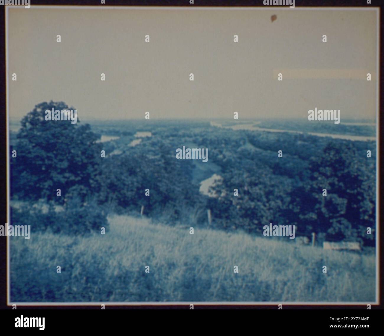 Valley of the Mississippi, vicino a Clinton, Iowa, elencato a Detroit, Catalogo J (1901). Detroit Pub. Co.', deposito Copyright n. 4338., Detroit Publishing Co. N. 1949., deposito sul copyright. State Historical Society of Colorado; 1949, Stati Uniti, Iowa, Clinton. Foto Stock