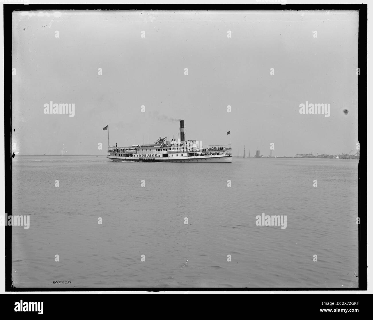Steamer Mobjack, Old Dominion Line, Title from jacket., possibilmente a Rockaway Beach, New York; cfr. Negativo D4-16855., '1215' su negativo., Detroit Publishing Co. N.. 033376., Gift; State Historical Society of Colorado; 1949, Mobjack (ruota laterale) , ruote laterali. Foto Stock