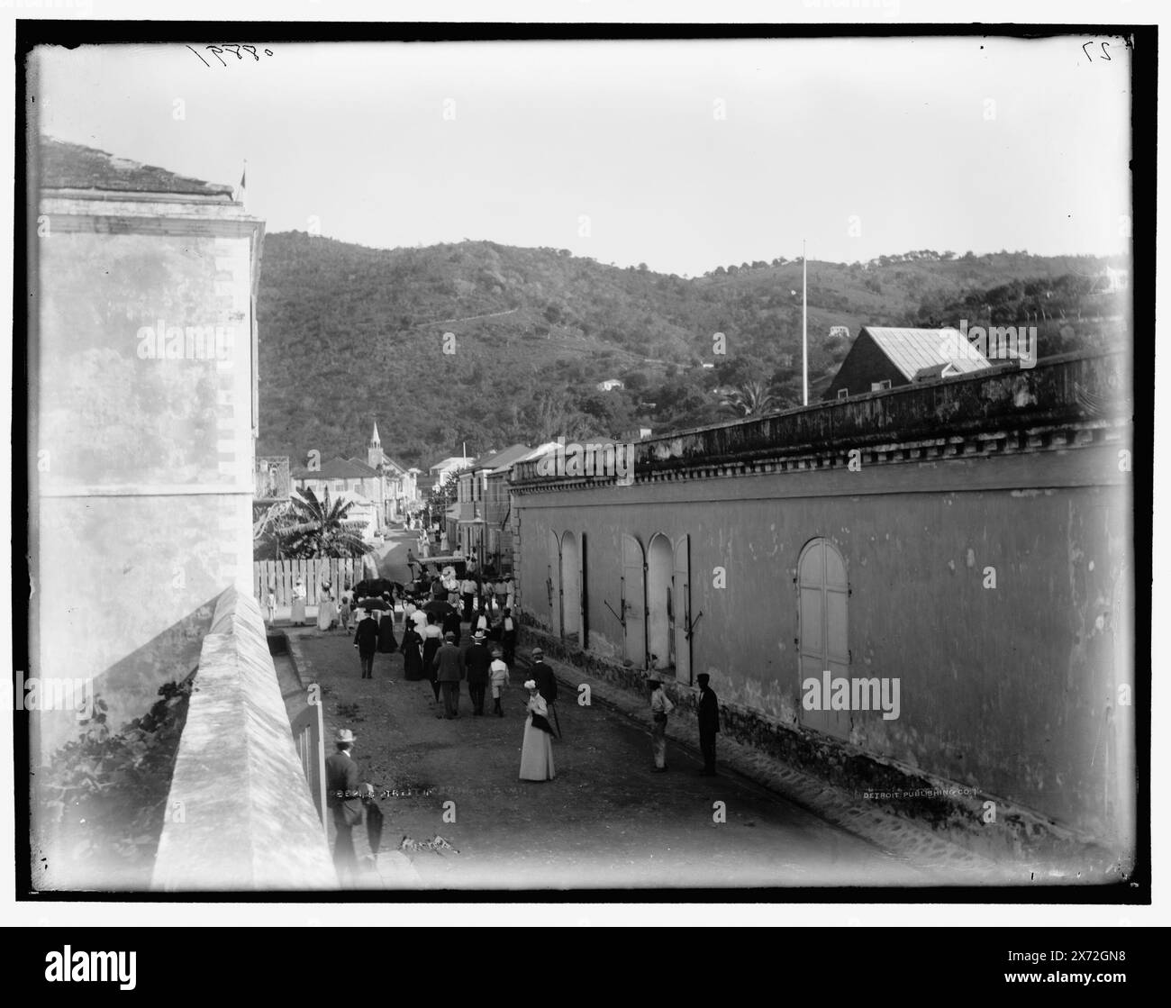 Street in St. Thomas, W.I., locale based on Detroit, Catalogue J (1901)., '27' on negative., Detroit Publishing Co. No 08891., Gift; State Historical Society of Colorado; 1949, Streets. Isole Vergini americane, Charlotte Amalie. Foto Stock