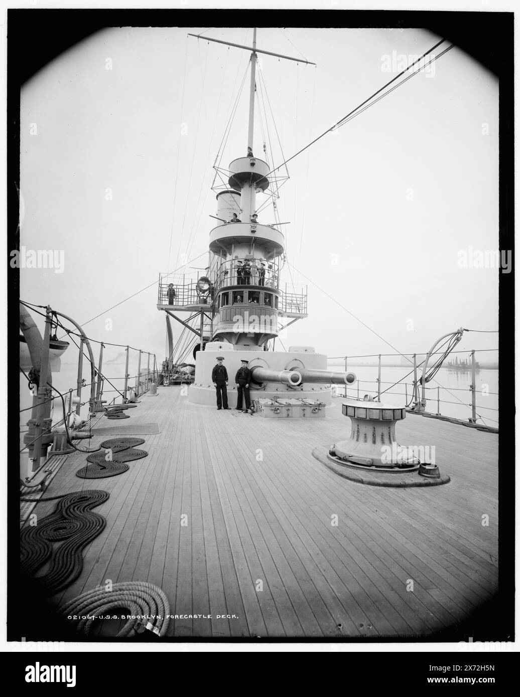 U.S.S. Brooklyn, pignastle deck, Detroit Publishing Co. N. 021067., Gift; State Historical Society of Colorado; 1949, Brooklyn (Cruiser) , Cruisers (Warships), American. Foto Stock