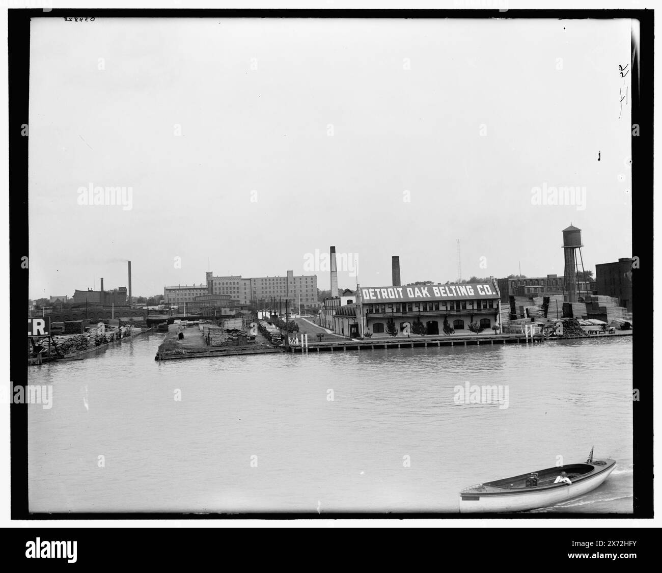 Detroit Oak Belting Co., Michigan Stove Works, Detroit, Michigan, Title from jacket., la stufa Michigan probabilmente lavora in background., 'i-66' in negativo., Detroit Publishing Co. no 034828., Gift; State Historical Society of Colorado; 1949, industria della stufa. , Industria dei nastri. , Impianti industriali. , Stati Uniti, Michigan, Detroit. Foto Stock