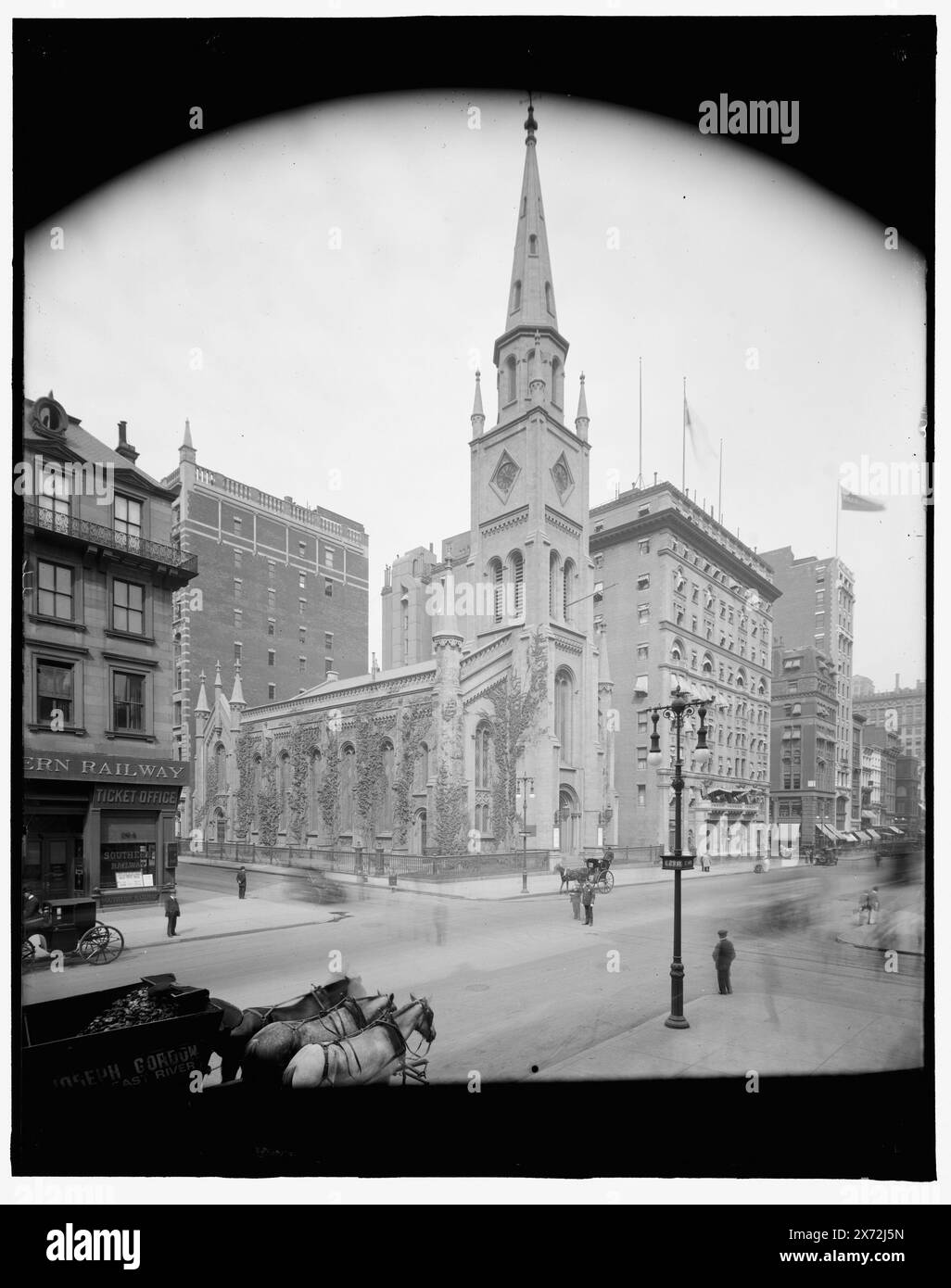 Marble Collegiate Church, New York, N.Y., Title from jacket., 'G 9393' on negative., Detroit Publishing Co. N. 500533., Gift; State Historical Society of Colorado; 1949, Chiese. , Strade. , Stati Uniti, New York (Stato), New York. Foto Stock