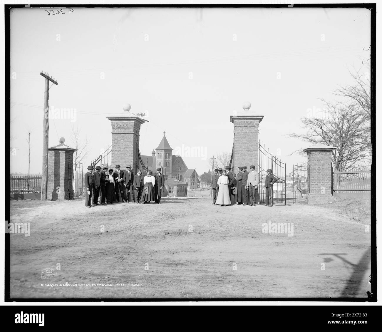 The Lincoln Gates, Tuskegee Institute, Ala., 'G 3658' e '58' su negative., Detroit Publishing Co. N. 019465., Gift; State Historical Society of Colorado; 1949, Università e college. , Gates. , Afroamericani, istruzione. , Stati Uniti, Alabama, Tuskegee. Foto Stock