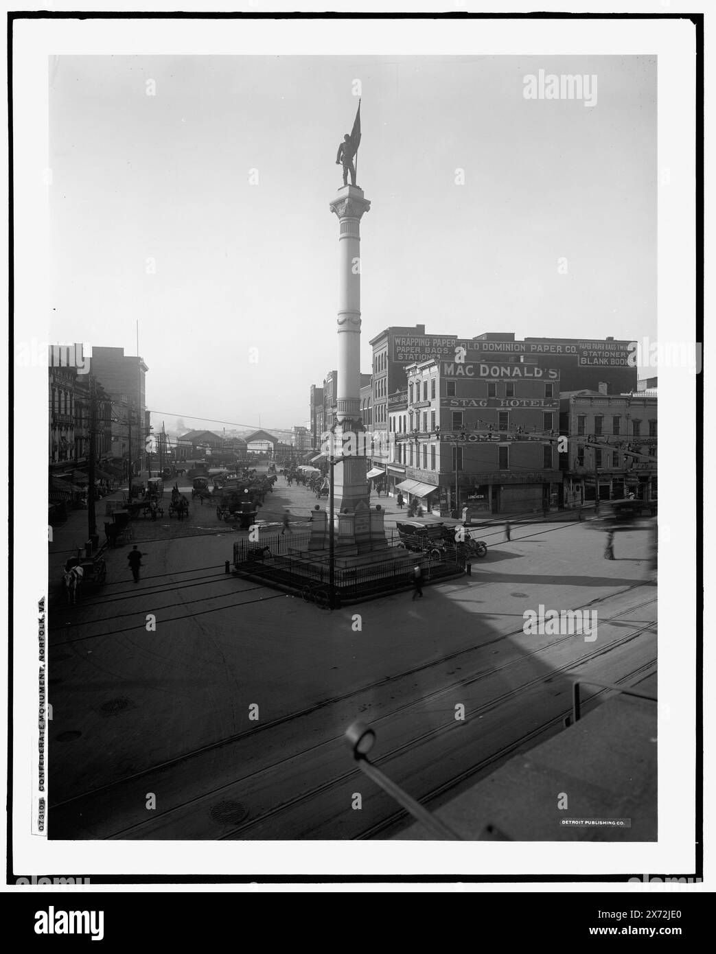 Confederate Monument, Norfolk, Virginia, Detroit Publishing Co. N. 073106., Gift; State Historical Society of Colorado; 1949, Streets. , Monumenti e memoriali. , Stati Uniti, storia, Guerra civile, 1861-1865. , Stati Uniti, Virginia, Norfolk. Foto Stock