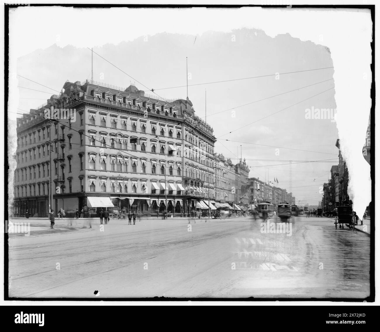 Russell House, Detroit, Mich., Title from jacket., Detroit Publishing Co. N. 042103., Gift; State Historical Society of Colorado; 1949, Alberghi. , Strade. , Stati Uniti, Michigan, Detroit. Foto Stock