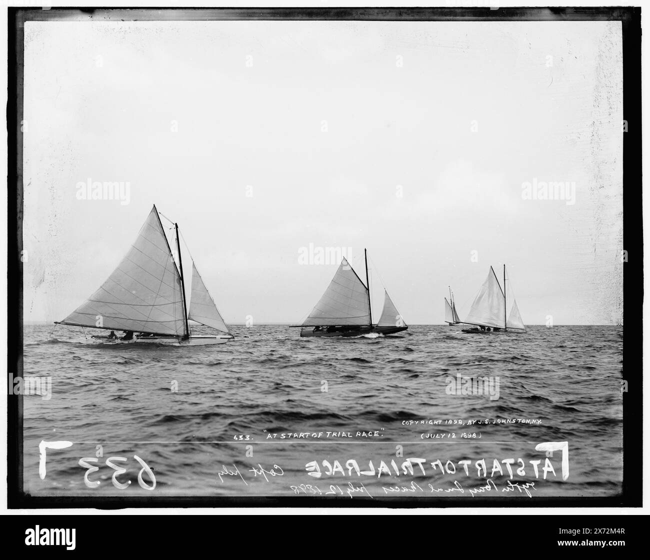 All'inizio della gara di prova, '633'; 'Oyster Bay trial races'; e 'Johnston' su negative., No Detroit Publishing Co. No, Gift; State Historical Society of Colorado; 1949, Yachts. , Regate. Foto Stock