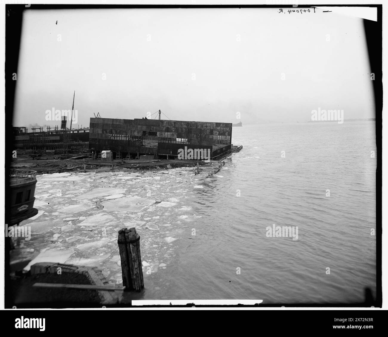 Great Lakes Engineering Works, Ecorse, Mich., Title from jacket., le immagini videodisc sono fuori sequenza; l'ordine effettivo da sinistra a destra è 1A-21321, 21320, 21319., 'Conestoga of Detroit' al centro., '390-C', '389-C' e '388-C' rispettivamente sui negativi sinistro, centrale e destro., Detroit Publishing Co. N. 047044., Gift; State Historical Society of Colorado; 1949, Conestoga (battello a vapore) , Boat & Ship Industry. , Battelli a vapore. , Stati Uniti, Michigan, Ecorse. Foto Stock