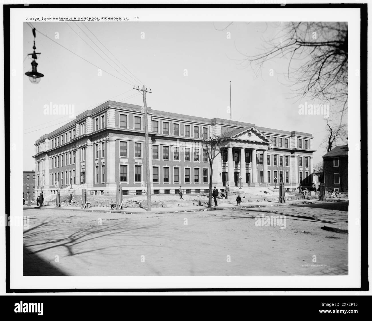 John Marshall High School, Richmond, Virginia, Detroit Publishing Co. No 072500., Gift; State Historical Society of Colorado; 1949, Schools. , Strutture educative. , Stati Uniti, Virginia, Richmond. Foto Stock