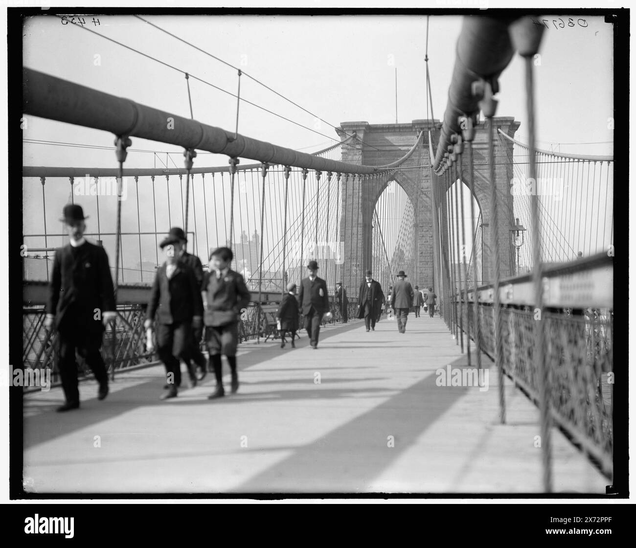 New York, N.Y. Brooklyn Bridge, Title from jacket., 'H 453' on negative., Detroit Publishing Co. No 036774., Gift; State Historical Society of Colorado; 1949, Bridges. , Stati Uniti, New York (Stato), New York. Foto Stock