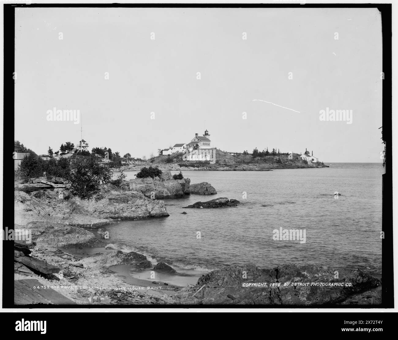 Marquette, Mich., Lighthouse Point, '595' su negative., Detroit Publishing Co. No 04759., Gift; State Historical Society of Colorado; 1949, Capes (Coasts) , Stati Uniti, Michigan, Marquette. , Stati Uniti, Michigan, Lighthouse Point. Foto Stock