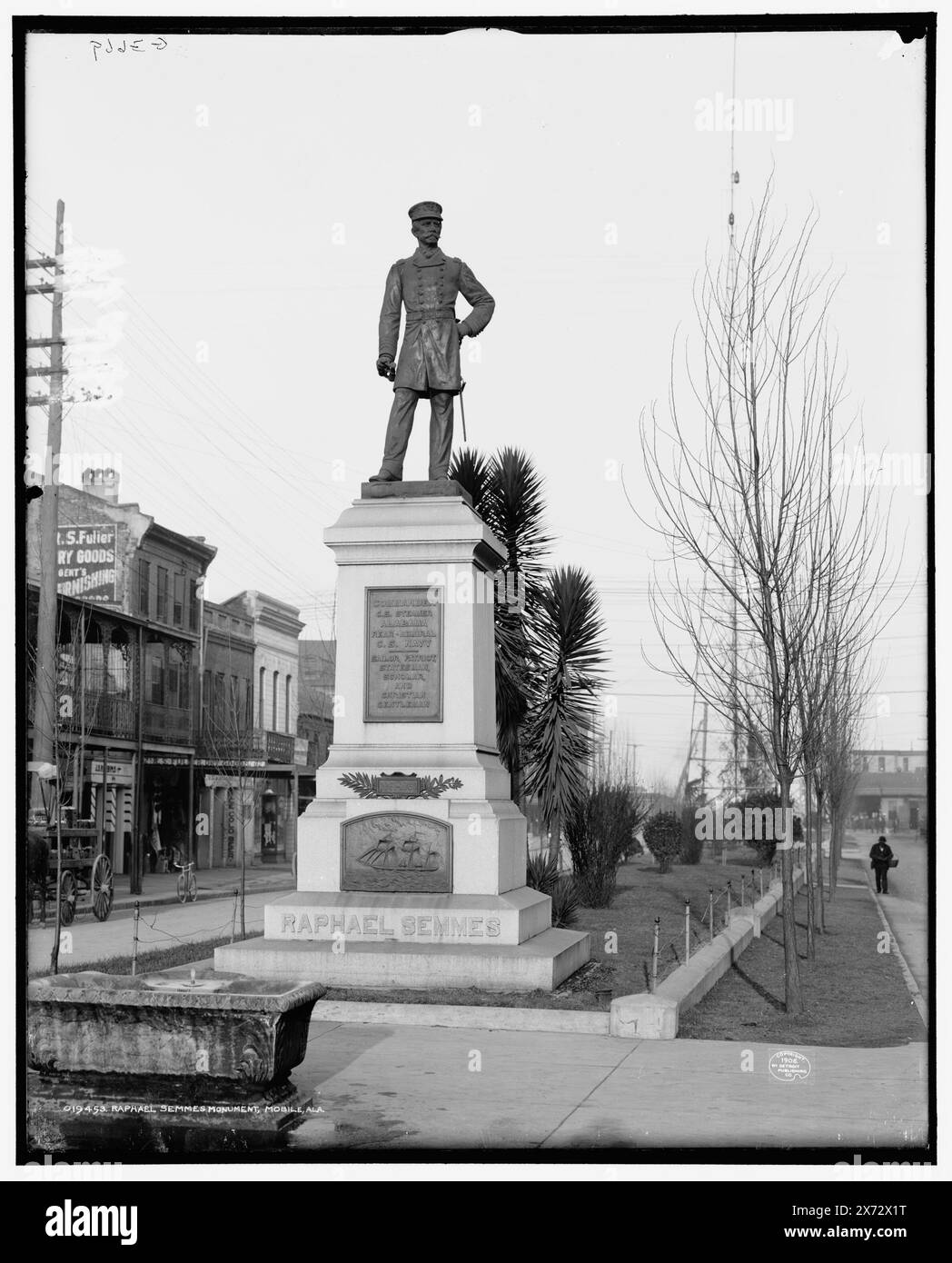 Raphael Semmes Monument, Mobile, Ala., 'G 3669' in negativo., Detroit Publishing Co. N.. 019453., Gift; State Historical Society of Colorado; 1949, Semmes, Raphael, 1809-1877, statue. , Scultura. , Monumenti e memoriali. , Stati Uniti, storia, Guerra civile, 1861-1865. , Stati Uniti, Alabama, Mobile. Foto Stock
