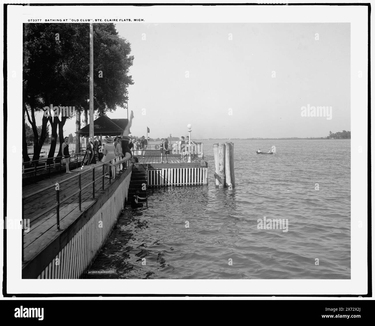 Bagno all'Old Club, Ste. Claire sic Flats, Mich., '516-T' su negative., Detroit Publishing Co. N. 073377., Gift; State Historical Society of Colorado; 1949, Clubs. , Moli e moli. , Stati Uniti, Michigan, Saint Clair Flats. Foto Stock