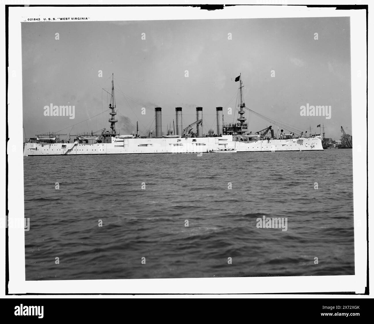 U.S.S. West Virginia, Detroit Publishing Co. N. 021845., Gift; State Historical Society of Colorado; 1949, West Virginia (nave) , Cruisers (navi da guerra), American. Foto Stock