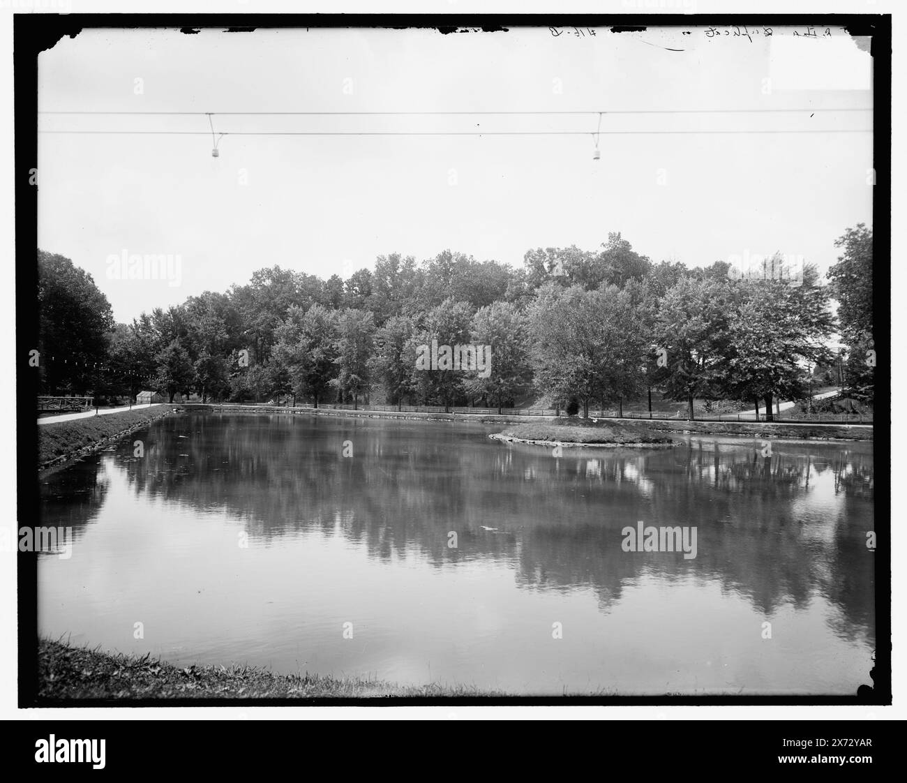 Lago, Fountain City, Knoxville, Tenn., titolo da giacca. '#16-B,' 'duplicate' e 'extra' su negative., Detroit Publishing Co. n.. 039433., Gift; State Historical Society of Colorado; 1949, Lakes & Pond. , Stati Uniti, Tennessee, Knoxville. Foto Stock